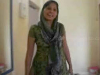 Indian homemaker from Hoshiarpur undressing