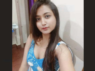 Mousumi from Assam, India shows off her curves
