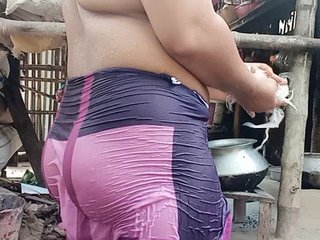 Erotic bathing with a lonely Bangladeshi woman in her home