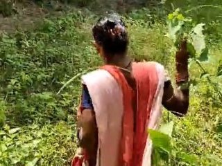 Village bhabhi enjoys outdoor sex with big penis
