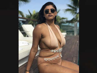 Very attractive Indian girl in video