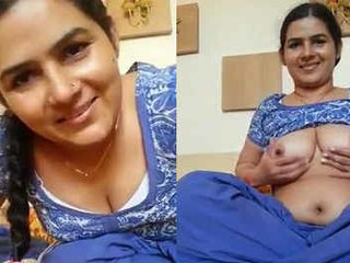 Punjabi wife in the mood for fast fingering and says 