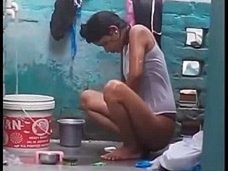 Desi beauty washes up al fresco