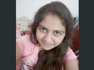 Indian adorable girl records video for boyfriend