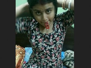 Married woman flaunts her oral expertise in explicit display