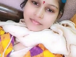 Busty Indian bhabhi gets hot and horny on live cam