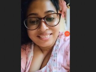 Sunaina's seductive performance in a live show