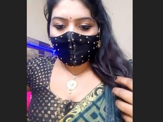 Geetahousewife's sizzling nude performance by an aunty