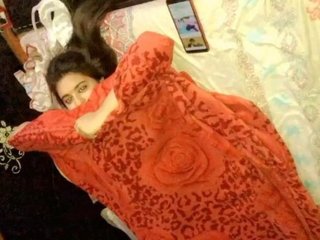 Desi beauty shares intimate conversation with lover in hotel room