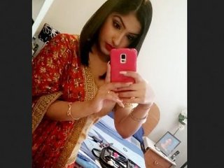 Stunning model bares it all in front of a mirror
