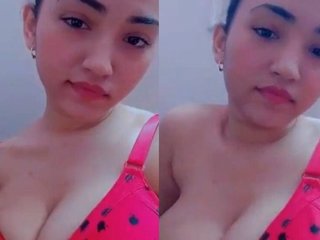 Sultry Desi with captivating cleavage