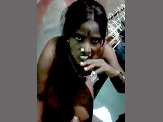 Hot Indian auntie gets down and dirty in the middle of the night