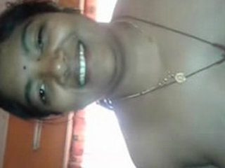 Indian aunt reveals her naked body