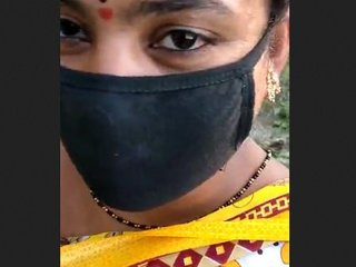 Hindi-speaking client enjoys outdoor encounter with talkative escort Randi