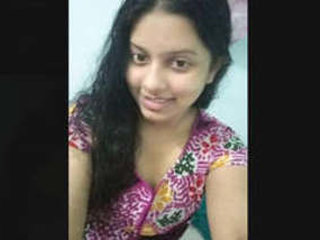 Bangladeshi babe masturbates on video call