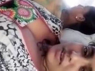Indian girl flaunts her cleavage while chatting online