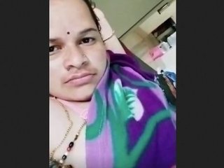 Hot Indian bhabhi in action