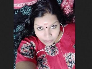 Malyali Bhabhi's steamy MMS collection
