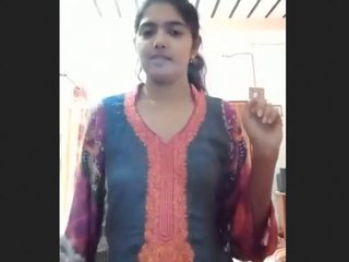 Desi girl flaunts her beauty in intimate video