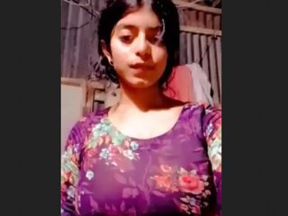 Beautiful country girl flaunts her pussy in village video