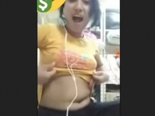 Desi babe pleasures herself with her fingers in a sensual video