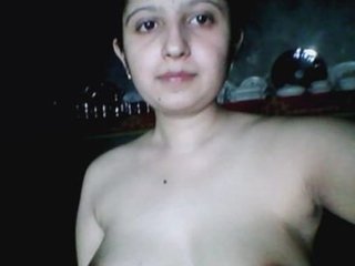 Desi girl takes nude selfies and shows off her body