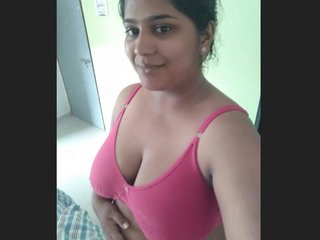 Desi Bhabhi's Skillful Blowjob in HD Video