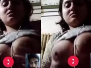 Pakistani wife updates her partner with a video call