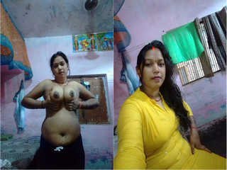 Bhabhi's big boobs steal the show in nude video