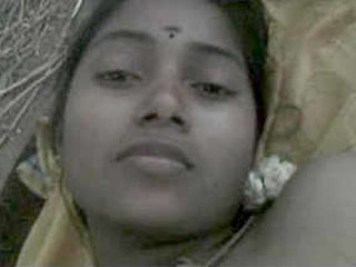 Tamil aunty's secret affair with her boyfriend caught on camera