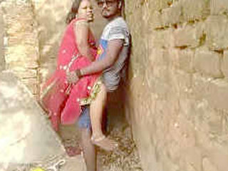 Naughty bhabi caught in action outdoors