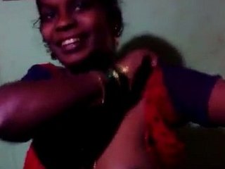 Watch a sexy Tamil aunt in her natural glory