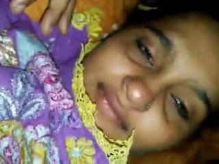 Muslim woman shares her pussy with her lover in explicit video