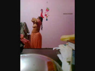 Mature bhabhi's secret removal caught on camera