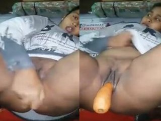 Tamil babe masturbates with carrot in HD video