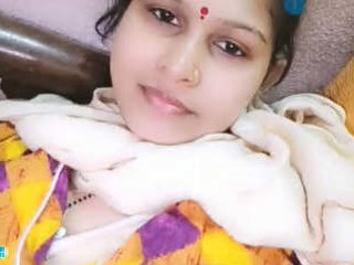 Indian busty bhabhi's livecam sex show