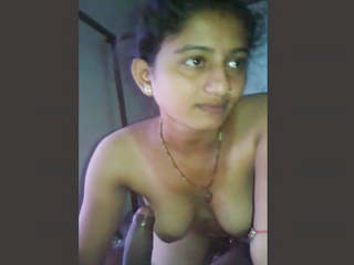 Horny Tamil girl gives a steamy blowjob
