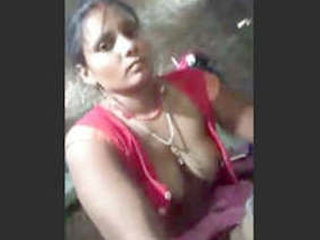 Desi bhabhi indulges in steamy sex with her lover at home while her husband is away