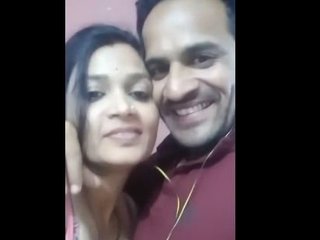 Bengali bhabhi's beauty and hubby in steamy video