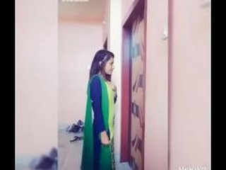 A Hindu hottie's tight pussy gets drilled in a hotel room