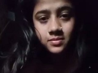 Nude Indian girls take sexy selfie and send MMS