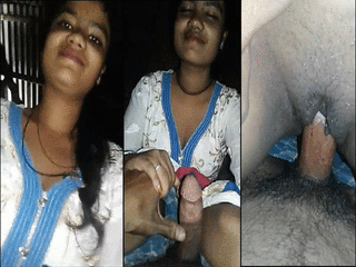Desi college girl takes control in cowgirl position in MMS video