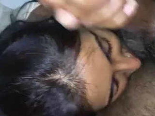 Desi Bhabi Ravathi gives a Blowjob in Mallu Video