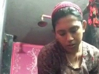 Bangladeshi bomb takes a nude selfie in the bathroom