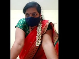 Marathi bhabhi in red saree flaunts her sexuality