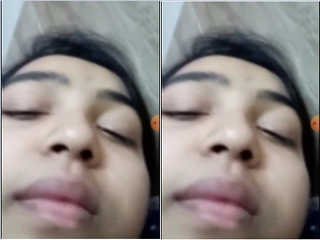 Indian college girl gets naughty on video call