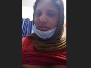 Married bhabi flaunts her body and masturbates for the camera