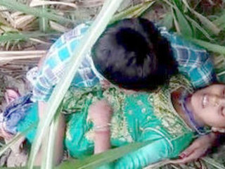 Desi's outdoor hookup with her lover