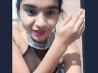 Desi beauty gets naughty in a solo video