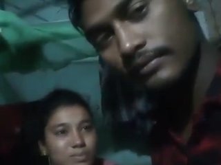 Big-ass babe rides her boyfriend in hot video